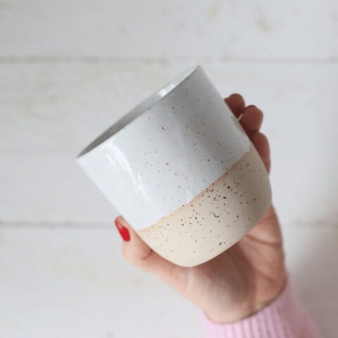 Becher aus Steinzeug