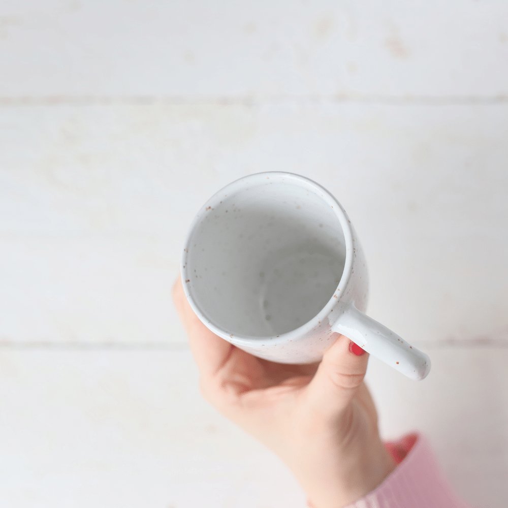 Kleine Tasse mit Henkel aus Steinzeug – Bild 6